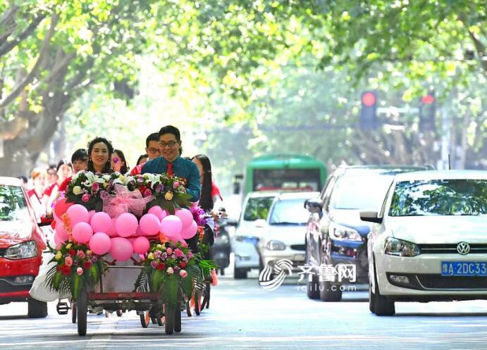 小黃車車隊迎親 這是當代最新潮拉風還環保的車隊 